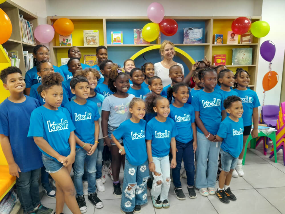 Children's book author Annemarie van den Brink visited us in the library. During her visit, she talked about herself, answered questions from the children of the after-school care Kick It